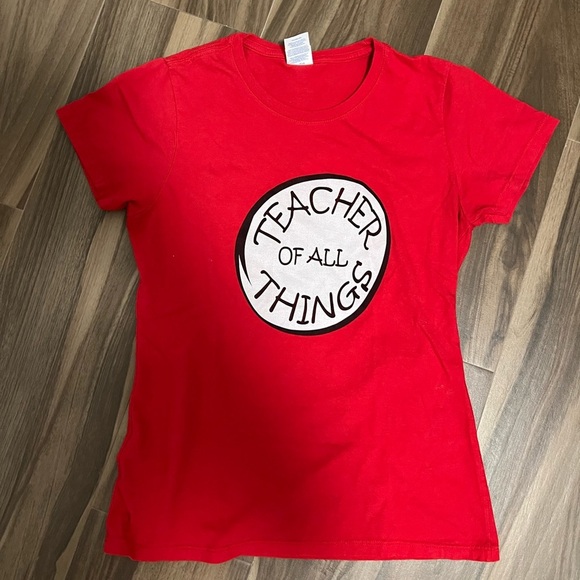 Teacher of all things Tshirt - Picture 1 of 3